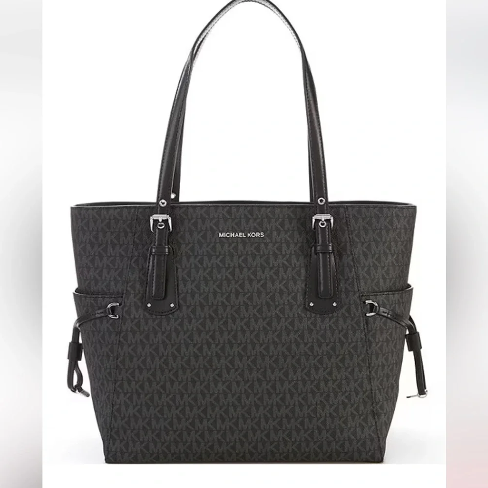 Michael Kors Voyager Signature Tote Bag - Picture 2 of 8